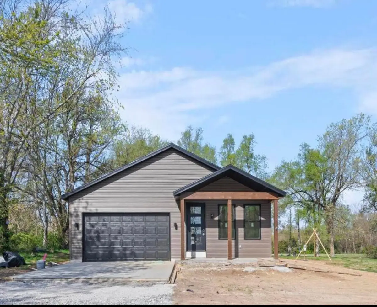 338 South Avenue, Sparta, MO 65753 - Image #1