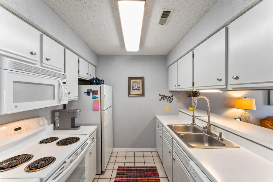 302 Turnberry #8, Branson, MO 65616 - Image #2