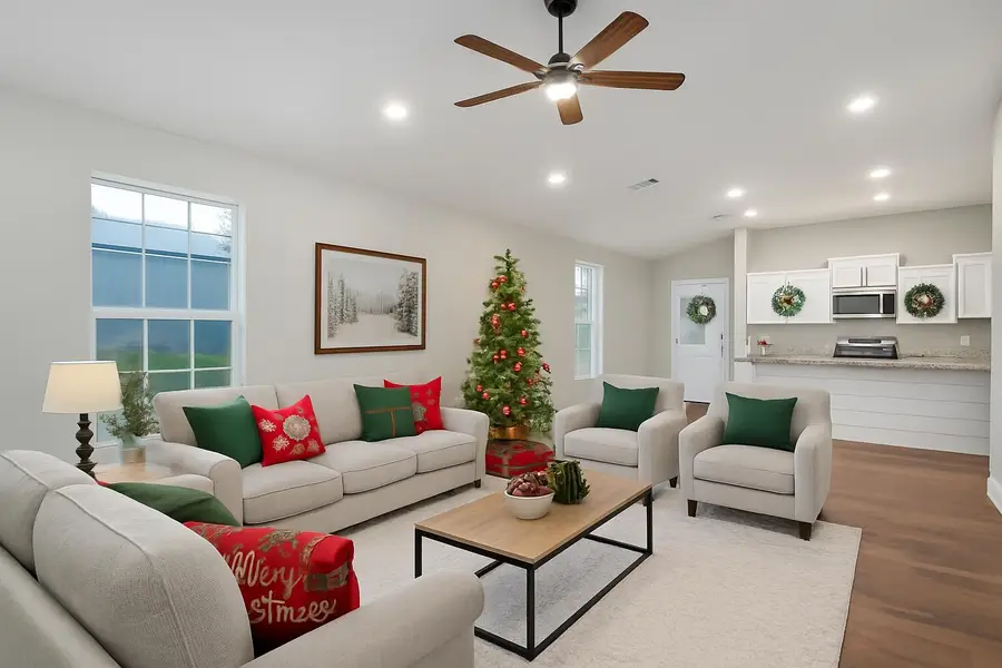 15 E Cofield Street, Aurora, MO 65605 - Image #2