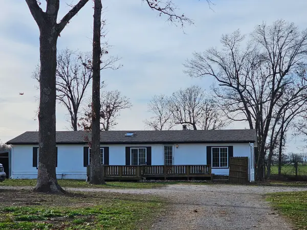 23105 Lawrence 1200, Aurora, MO 65605