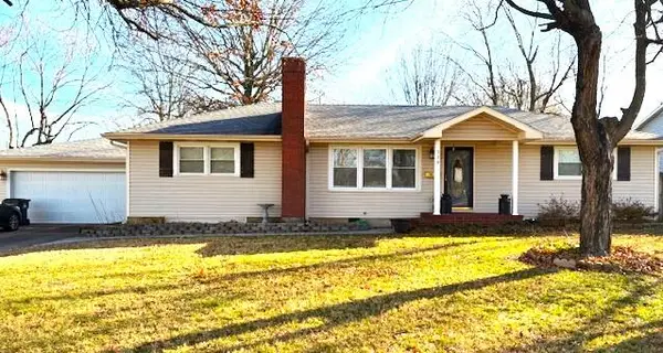 220 S Park Avenue, Aurora, MO 65605