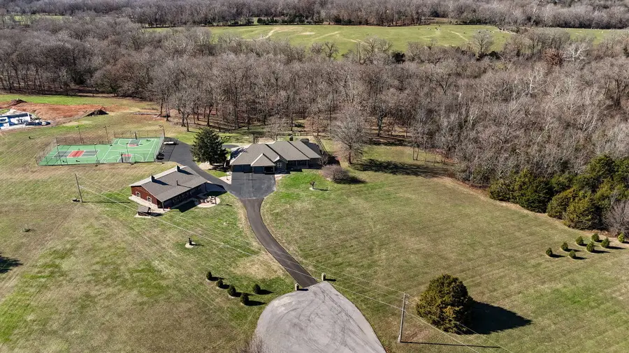 2155 W Koryton Drive, Nixa, MO 65714 - Image #2