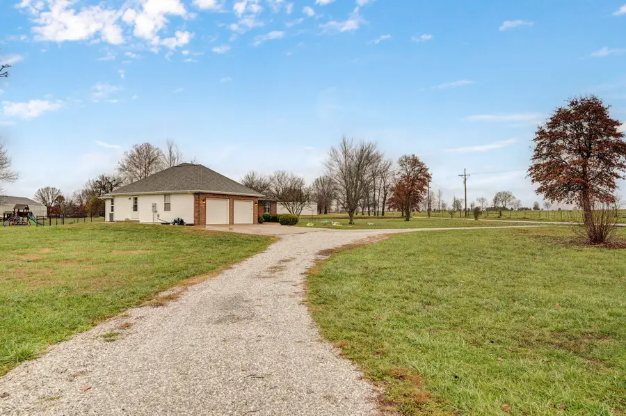 114 Evan Road, Billings, MO 65610 - Image #3