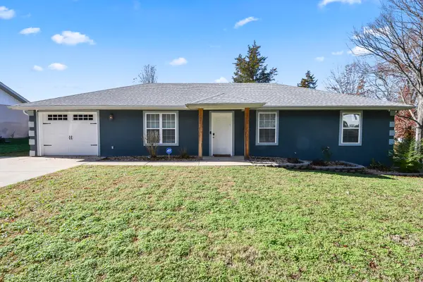 335 Knox Avenue, Hollister, MO 65672