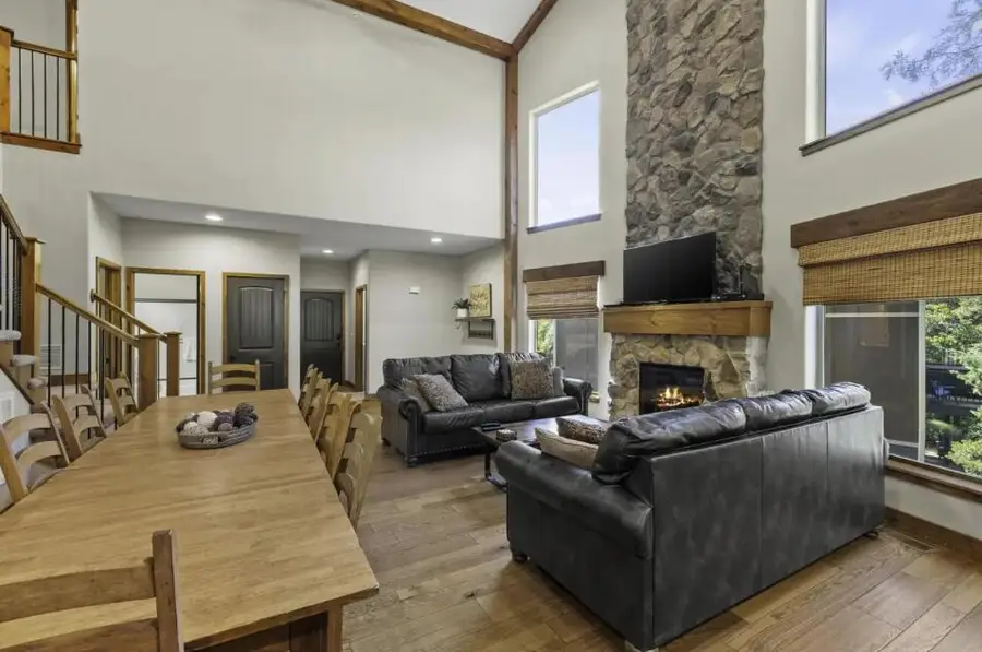 166 Streamside Drive, Hollister, MO 65672 - Image #2