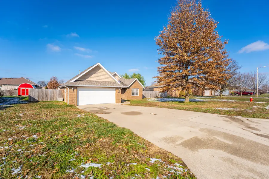 195 N Sparrow Lane, Willard, MO 65781 - Image #2