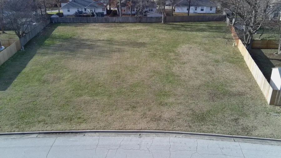 2721 S Timbercreek Avenue, Springfield, MO 65807 - Image #2