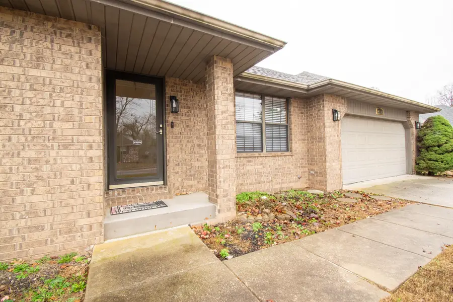 616 E Southeast Hills Court, Nixa, MO 65714 - Image #2