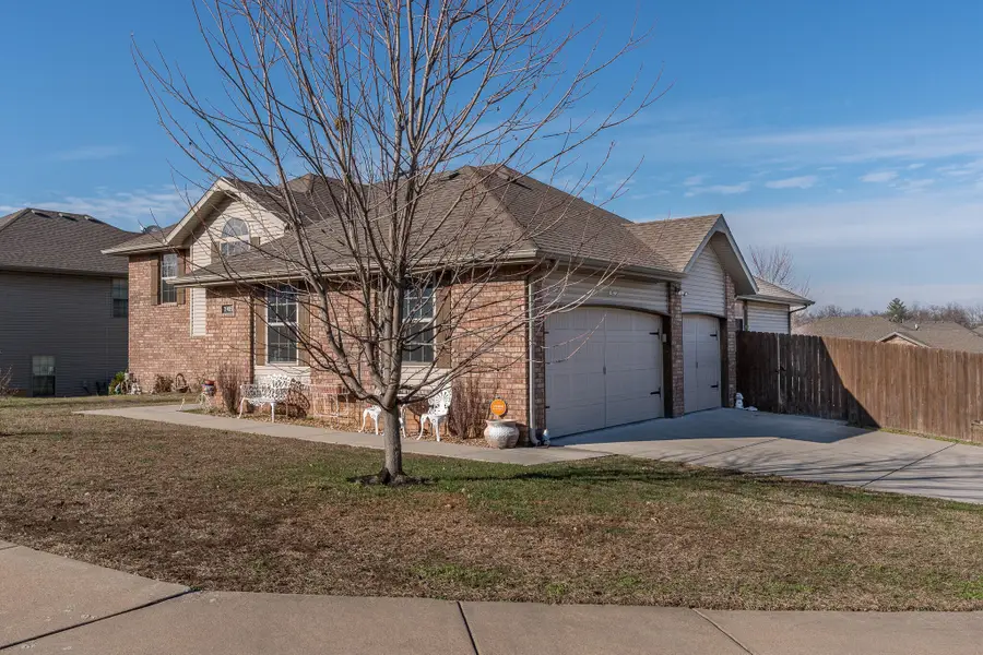 1905 W Springdale Street, Springfield, MO 65803 - Image #2