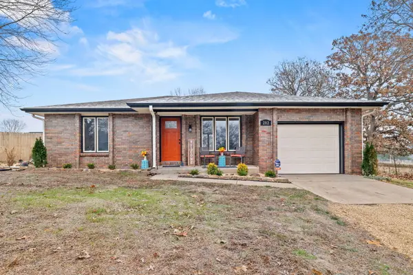 202 N 36th Street, Nixa, MO 65714