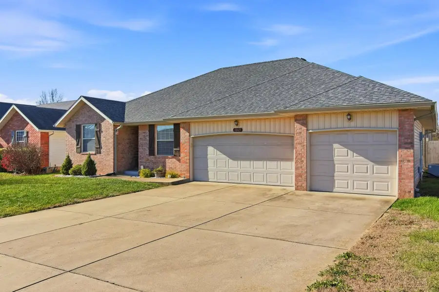 1069 S Red Cedar Avenue, Springfield, MO 65802 - Image #2