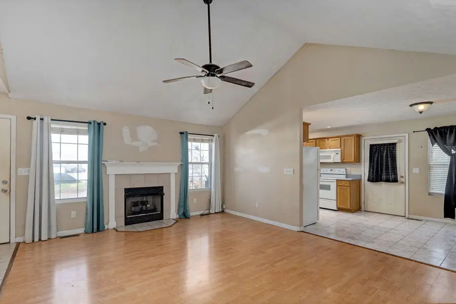 860 W Hickory Nut Court, Nixa, MO 65714 - Image #2