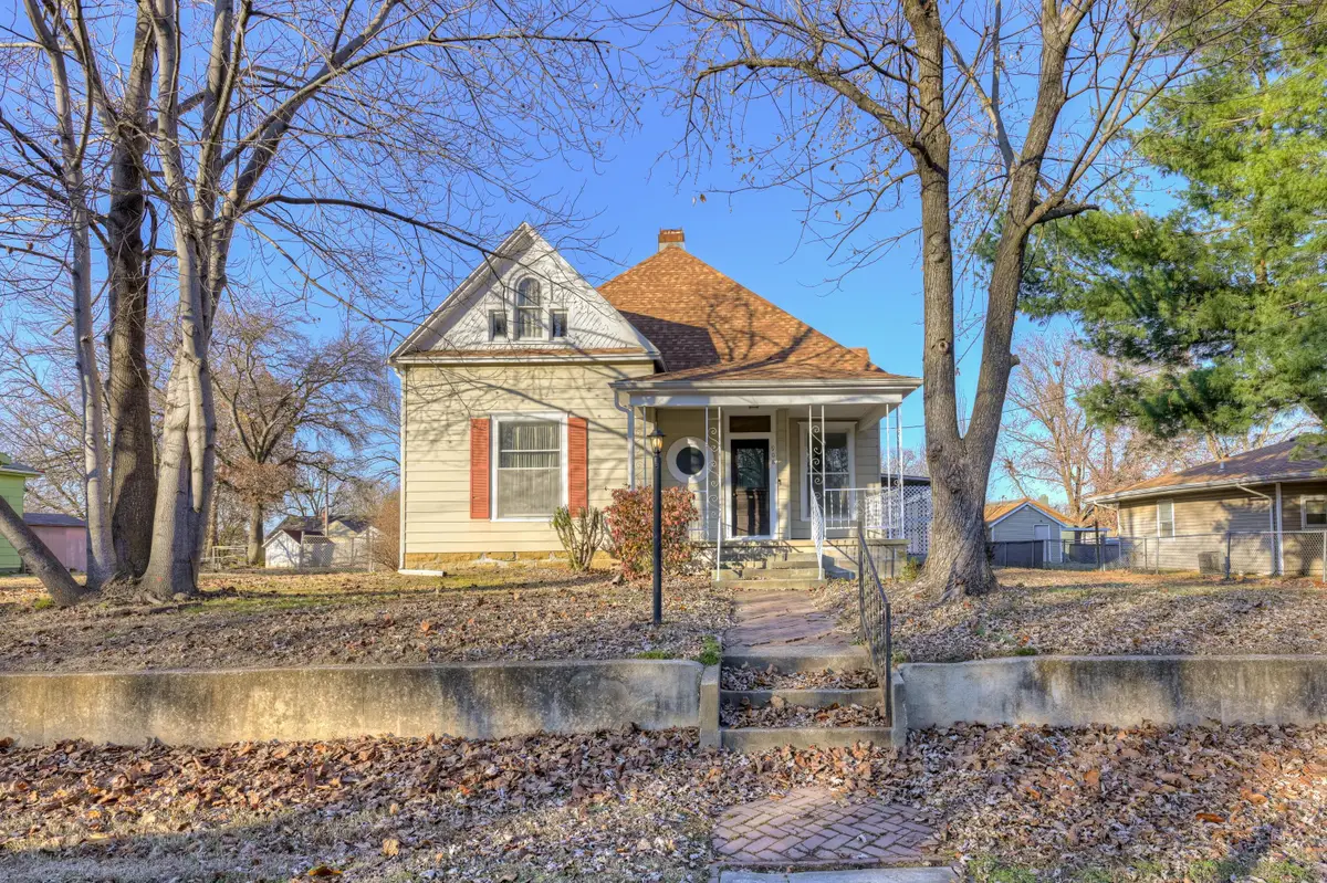 908 W Walnut Street, Nevada, MO 64772 - Image #1