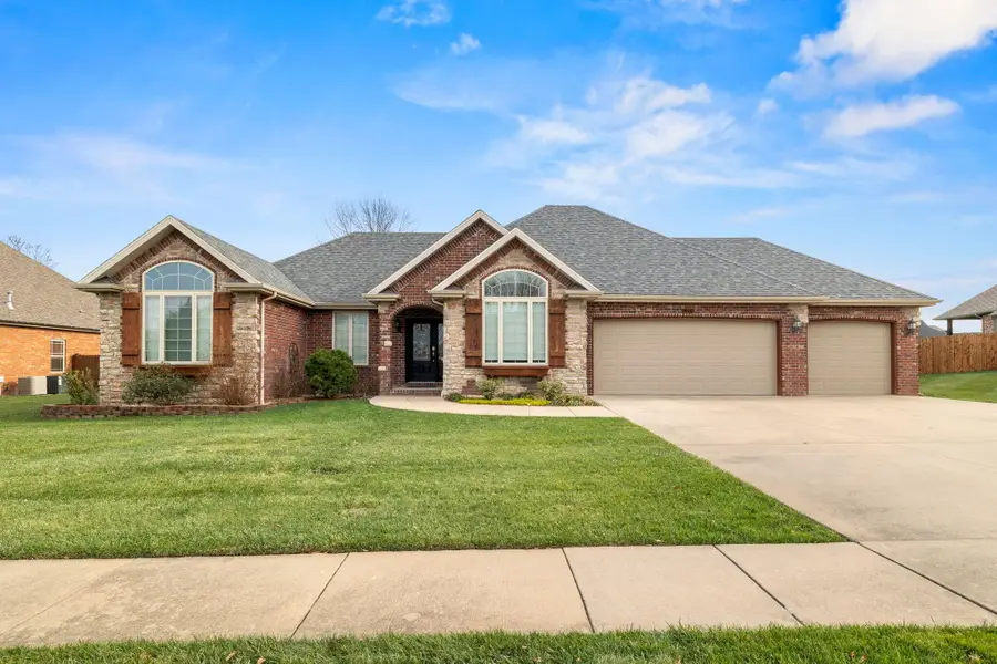 956 E Grace Street, Republic, MO 65738 - Image #2