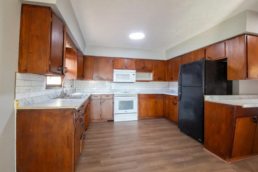 1107 S Weaver Avenue, Springfield, MO 65807 - Image #2