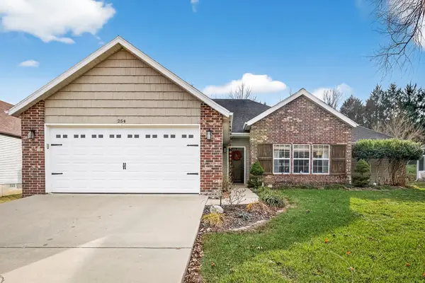 254 Wilshire Drive, Hollister, MO 65672