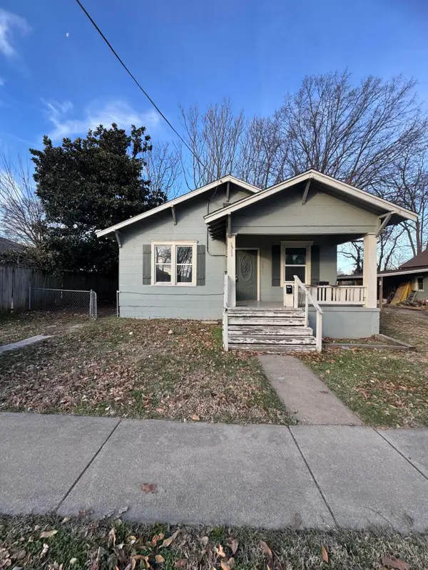 1511 N Lyon Avenue, Springfield, MO 65803