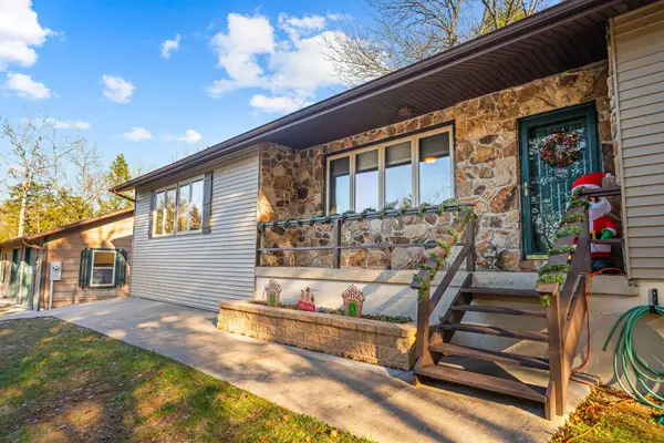 845 Alyeska Point Road, Lampe, MO 65681