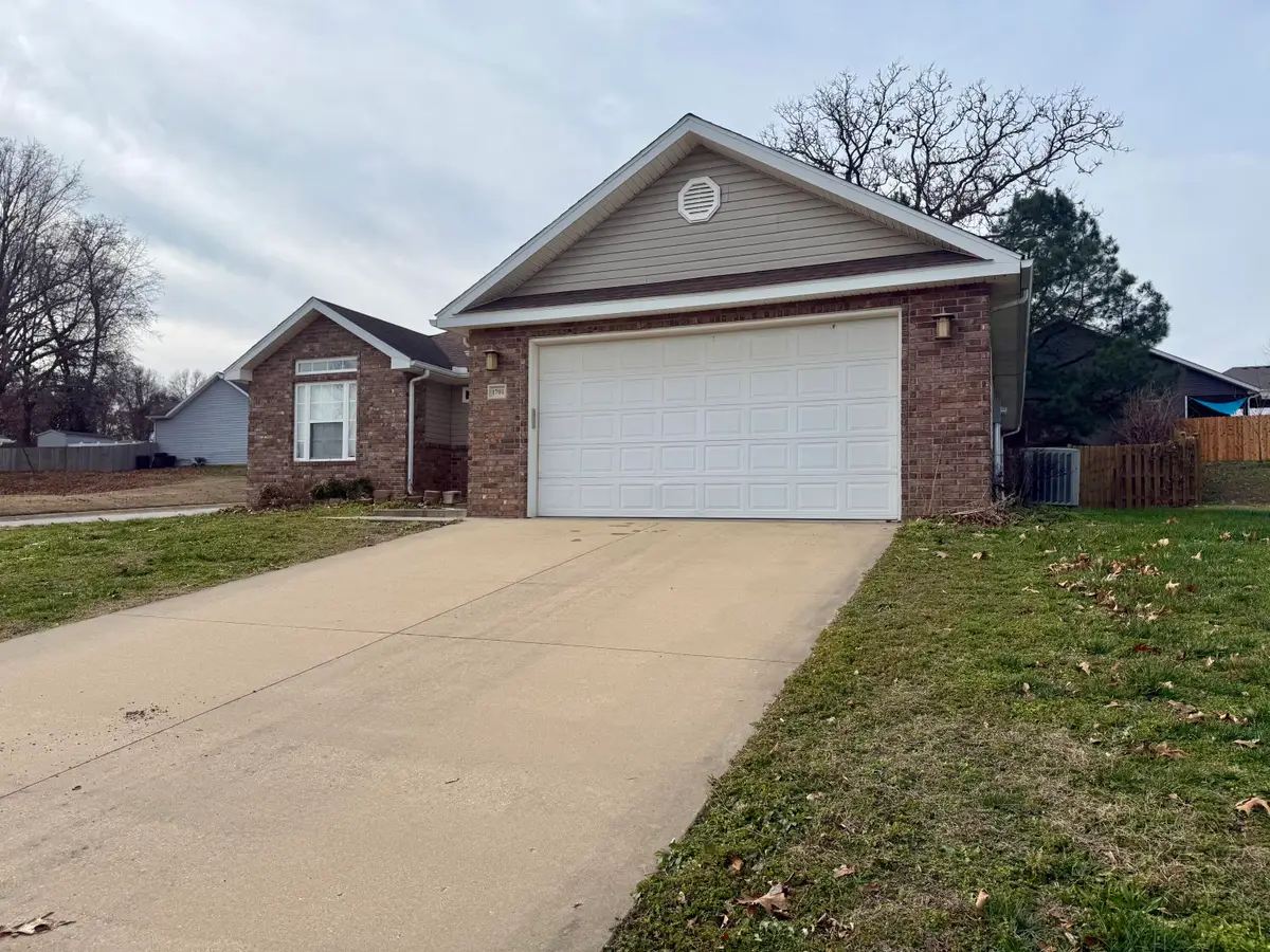 1701 Radcliff Drive, Neosho, MO 64850 - Image #1