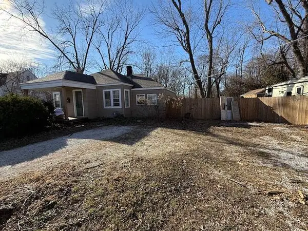 1231 S Lone Pine Avenue, Springfield, MO 65804