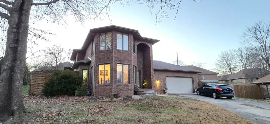 1957 S Oakmont Avenue, Springfield, MO 65809 - #3