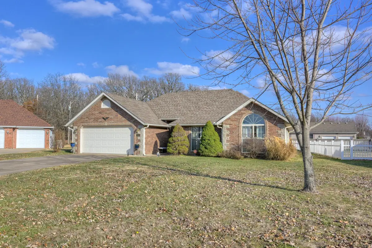 1003 Greenbrook Drive, Neosho, MO 64850 - Image #1