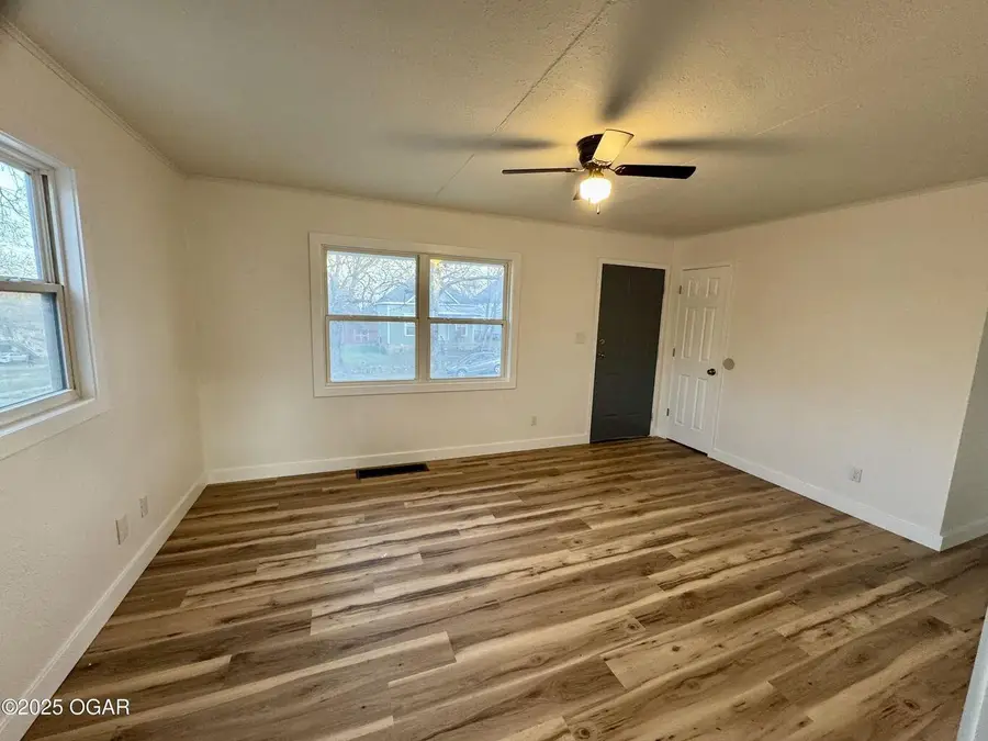 432 N Joplin Avenue, Joplin, MO 64801 - #3