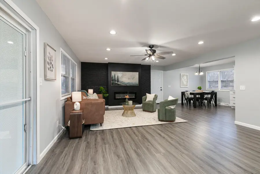 3847 S Broadway Avenue, Springfield, MO 65807 - #3