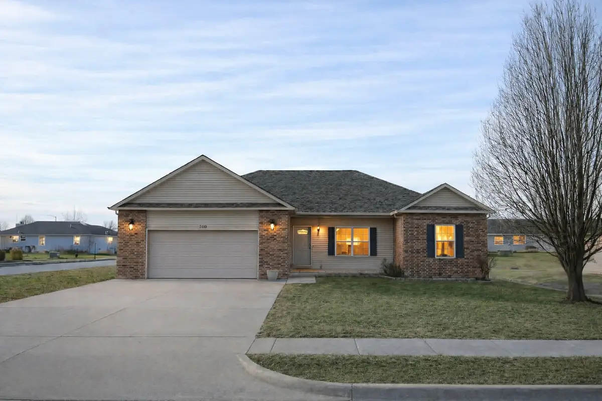 600 S Kiowa Court, Strafford, MO 65757 - #1