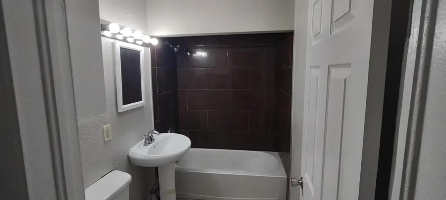 722 Wilson Avenue, Aurora, MO 65605 - Image #2