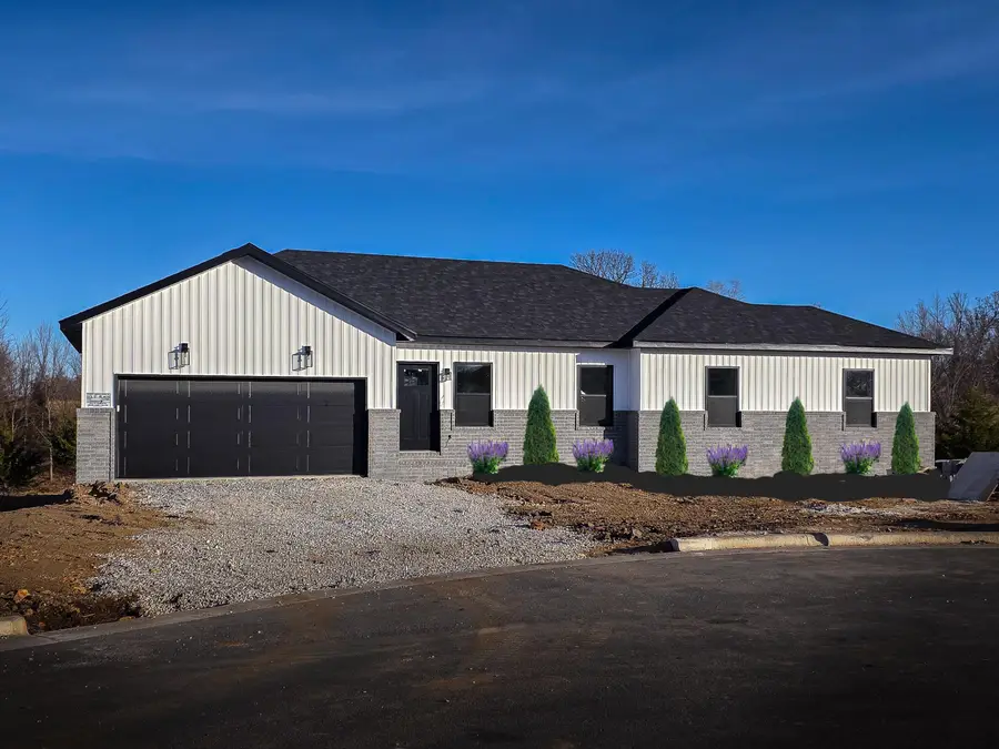 112 E Acacia Circle, Clever, MO 65631 - Image #2