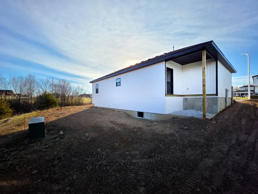 112 E Acacia Circle, Clever, MO 65631 - Image #3