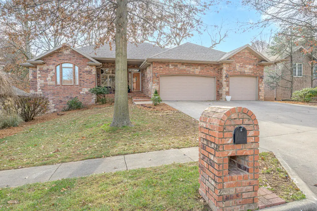 2992 W Nottingham Street, Springfield, MO 65810 - Image #1