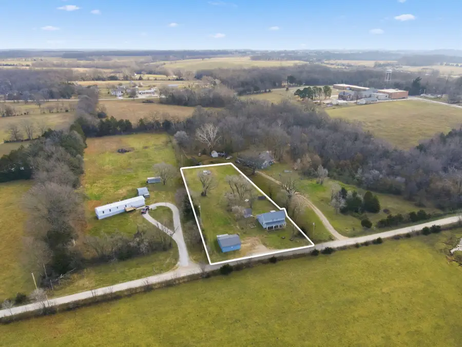 624 N Clark Street, Everton, MO 65646 - Image #2