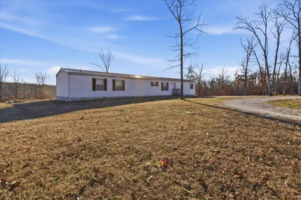 25237 Oakwood Drive, Urbana, MO 65767