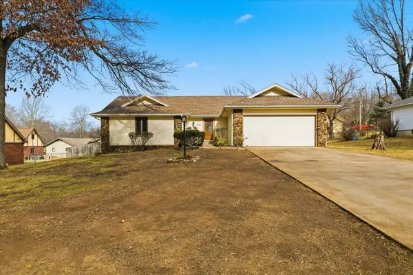 2541 W Allen Drive, Springfield, MO 65810