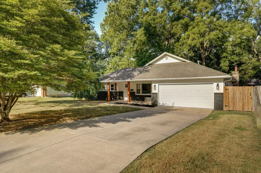 1901 S Sieger Drive, Springfield, MO 65804 - Image #2