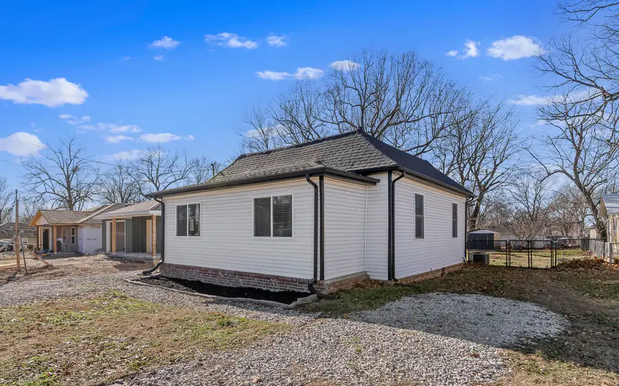 1347 N Brown Avenue, Springfield, MO 65802 - Image #2