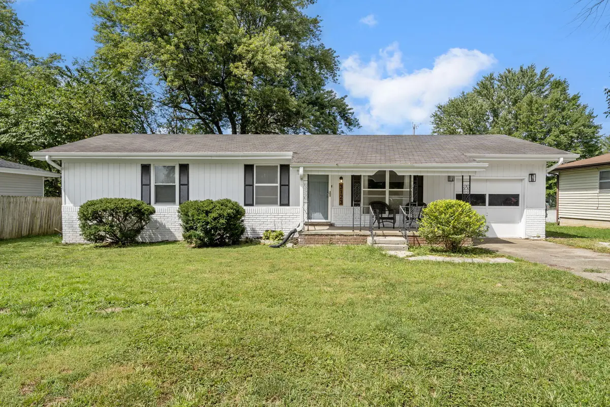 3123 W Farm Road 168, Springfield, MO 65807 - #1