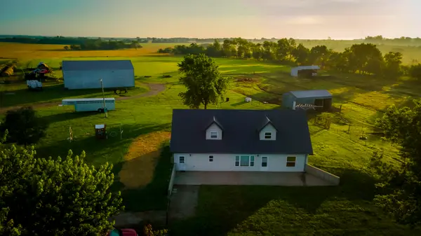 9396 Lawrence 2040, Miller, MO 65707