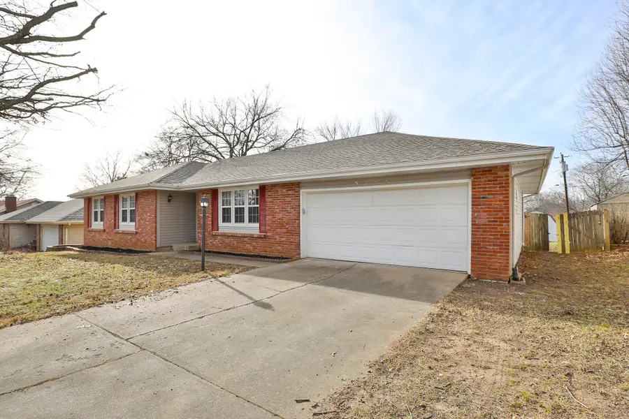 5725 S Dollison Avenue, Springfield, MO 65810 - #2