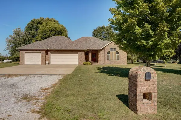 1107 Laura Drive, Nixa, MO 65714