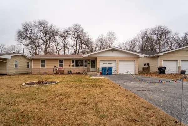 1947 S Thelma Avenue, Springfield, MO 65807