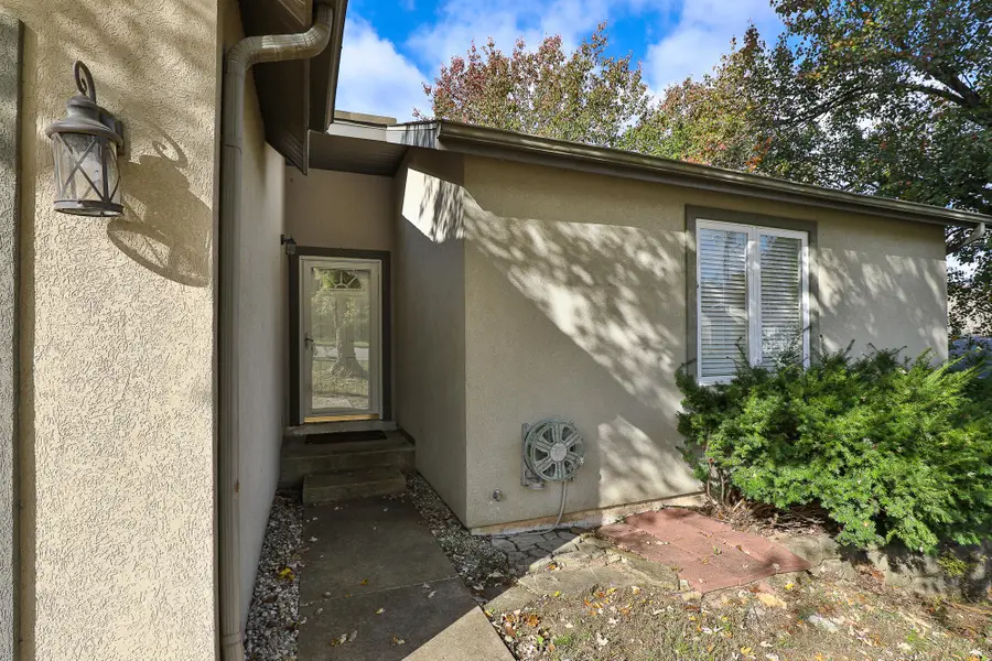 2725 Maple Street, Hollister, MO 65672 - Image #3