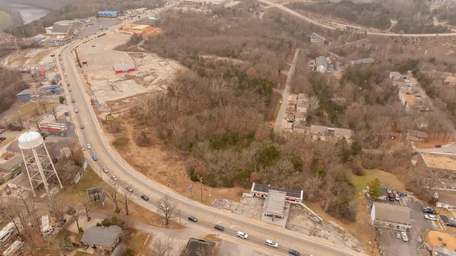 1125/1127 W 76 Country Boulevard, Branson, MO 65616 - #3