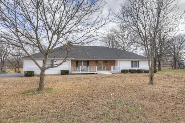 1726 Buena Vista Avenue, Carthage, MO 64836
