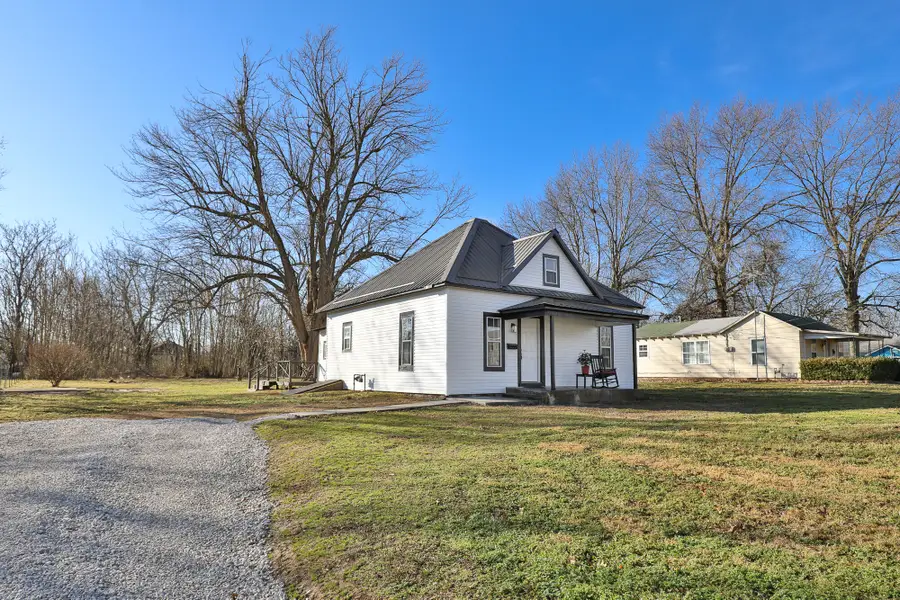 445 W Cale Street, Monett, MO 65708 - Image #2