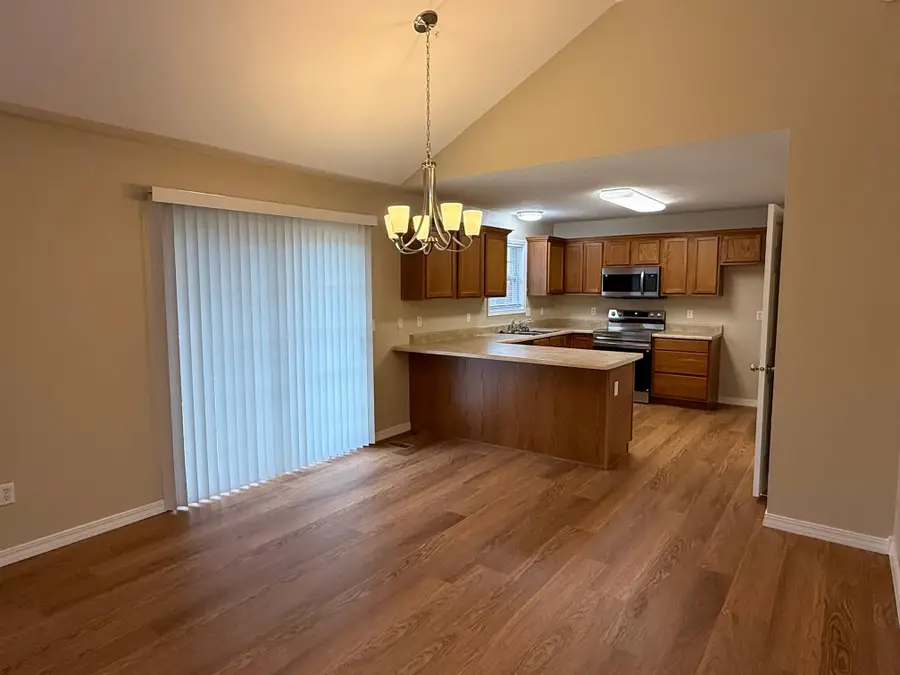 2340 S Durango Drive, Bolivar, MO 65613 - Image #2