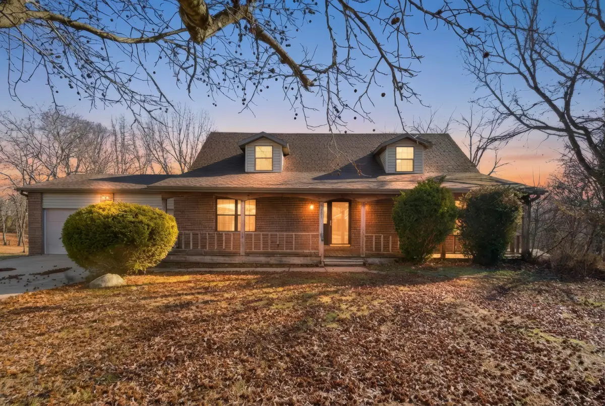 801 Maxine Avenue, Crane, MO 65633 - Image #1