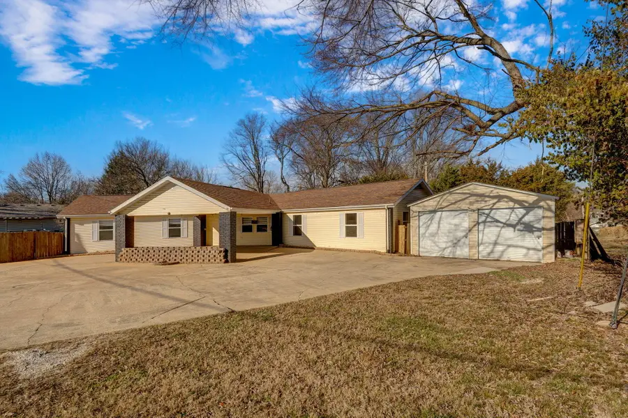 1565 E Briar Street, Springfield, MO 65804 - Image #2